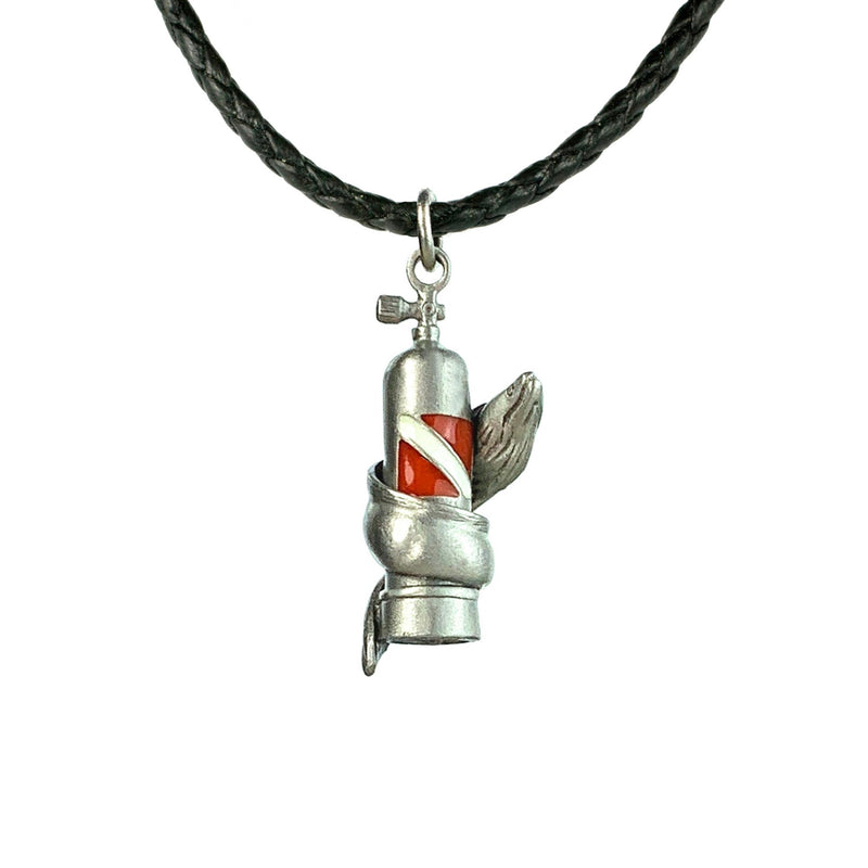 Moray Eel with Scuba Tank Necklace- Dive Gift for Women and Men, Realistic Moray Eel Scuba Tank Necklace with Diver Flag, Gifts for Divers, Scuba Gift